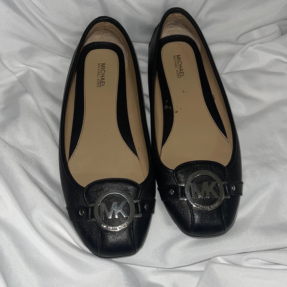 Michael Michael Kors black flats with silver hardware 8.5 M